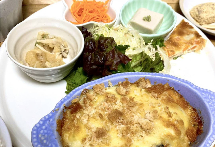 ▼C期間限定ランチ サーモンのグラタン